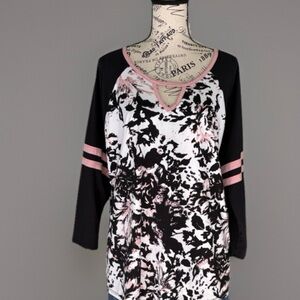 Black Floral Long-Sleeve Top with Pink Accents – Size XL